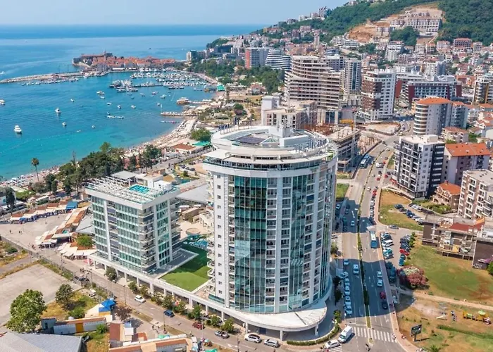 Luxury Apart With 3 Bedrooms In Hotel Near The Beach