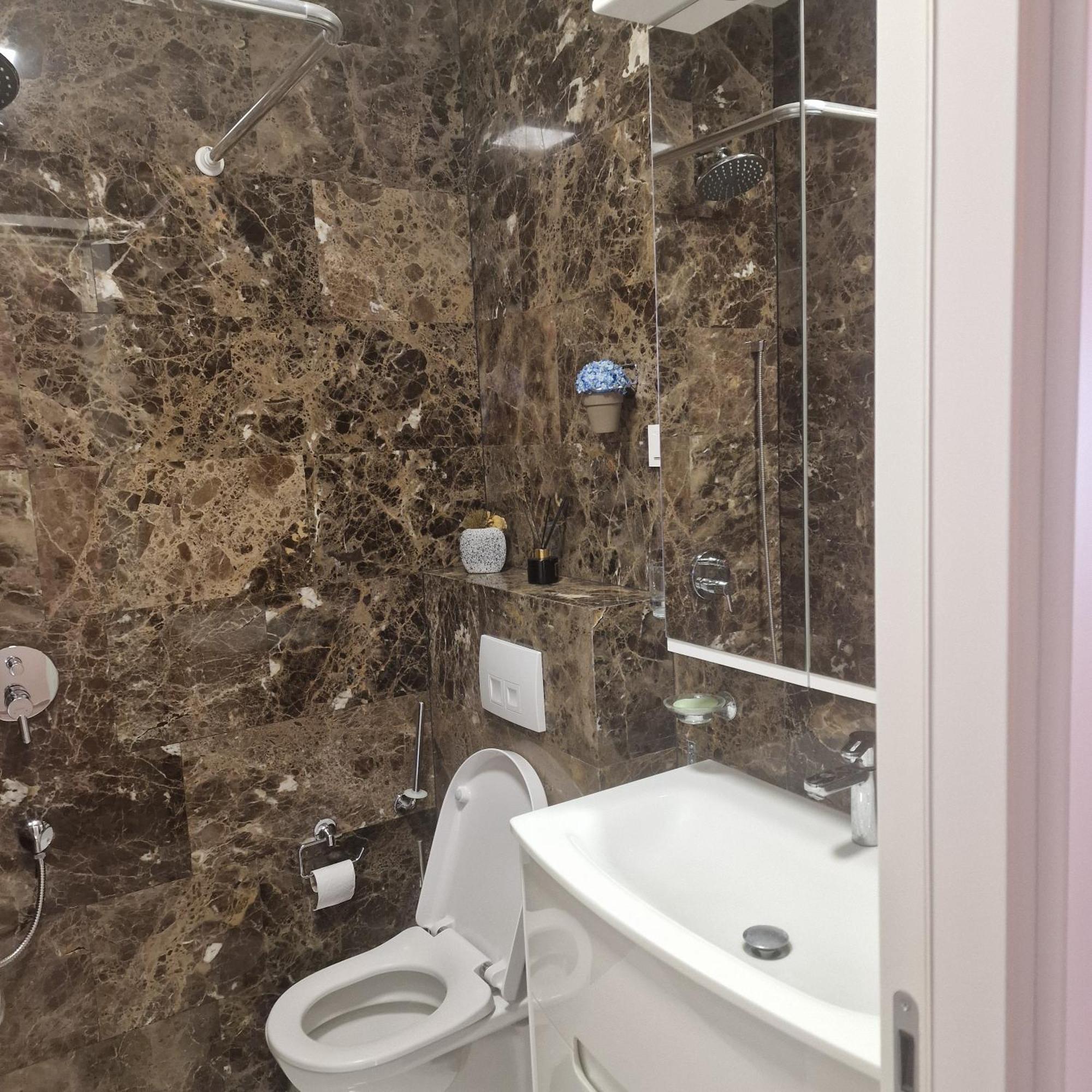 Apartment Luxury With 3 Bedrooms In Near The
